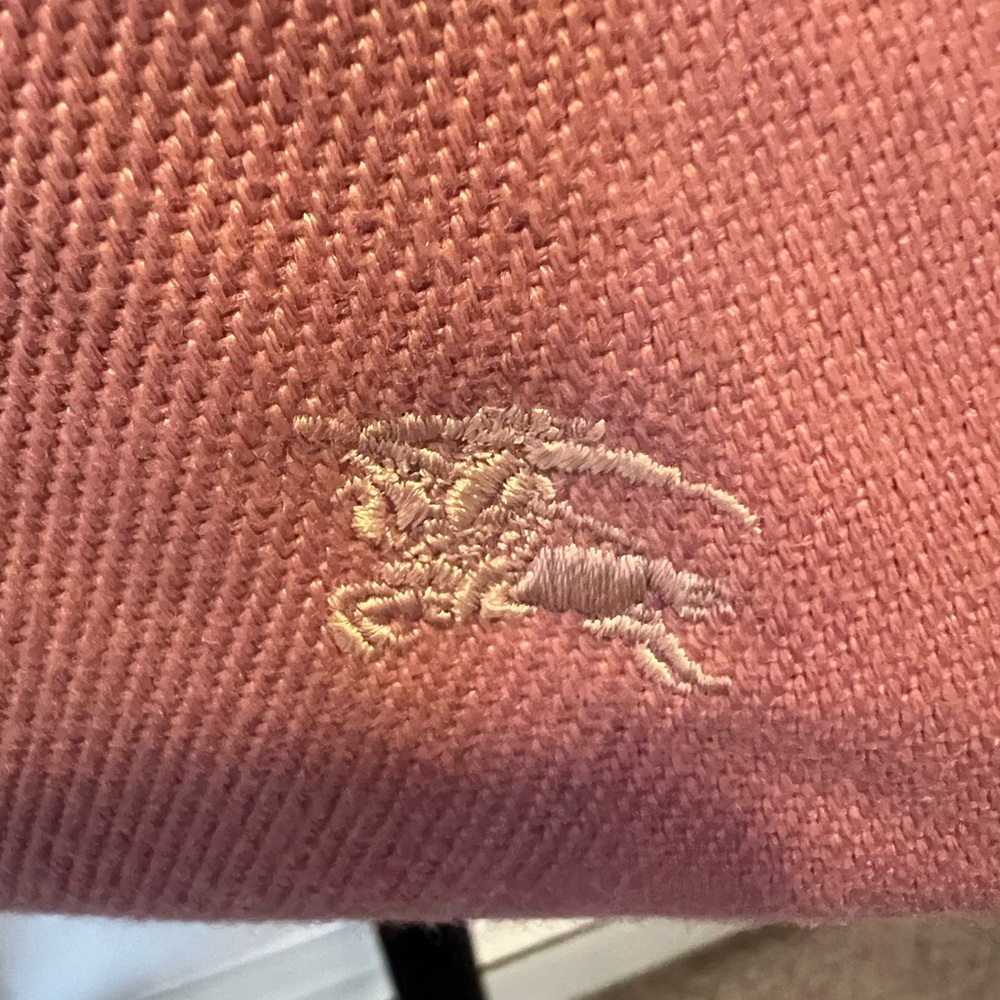 Burberry reversible Pink Tote with Gold Details - Picture 3 of 10